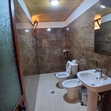 Bujtina Tusha Guest house *