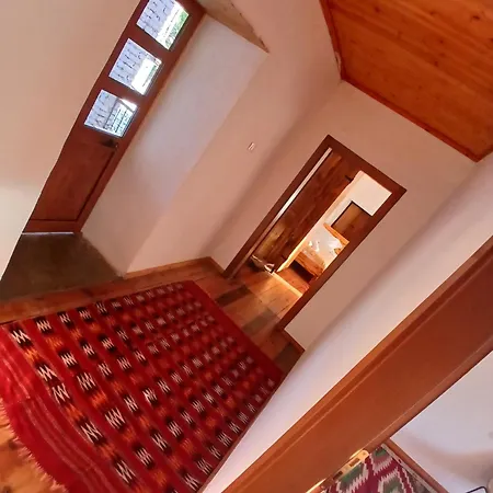 Bujtina Tusha Penzion Priska e Madhe