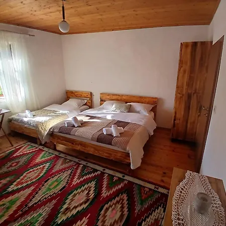 Bujtina Tusha Priska e Madhe