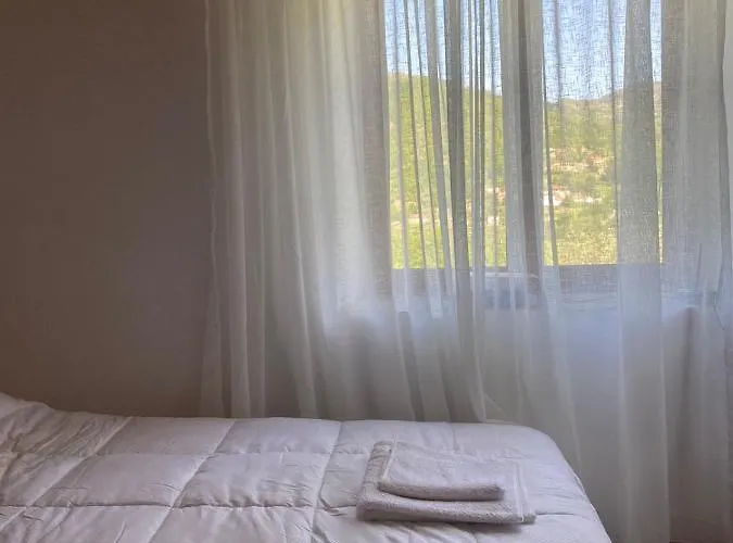 Bujtina Tusha Guest house 3*